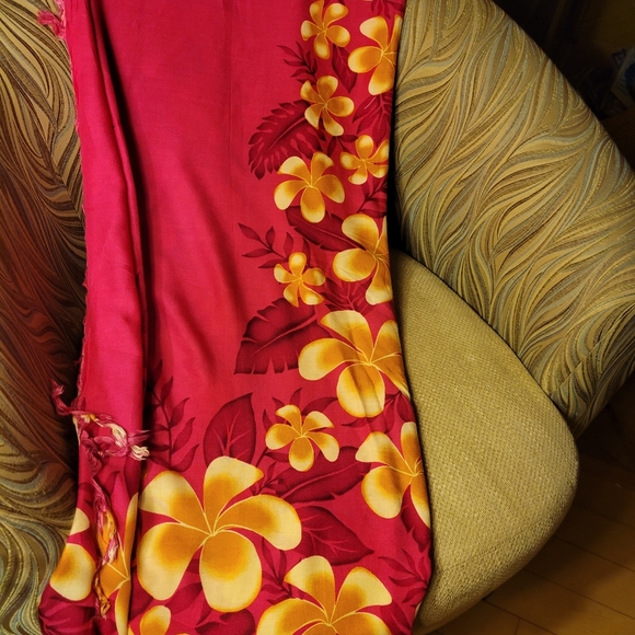 Sarong - Picture 4 of 4